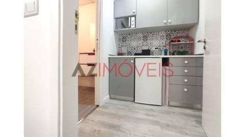 Vendem-se escritórios em Leiria com  área total...