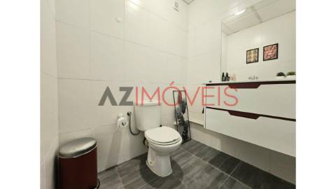 Vendem-se escritórios em Leiria com  área total...