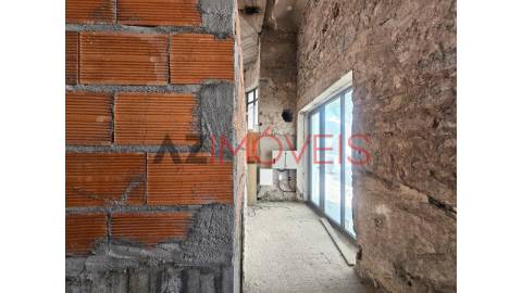 Arrenda-se loja, com uma área total de 500 m2, no...