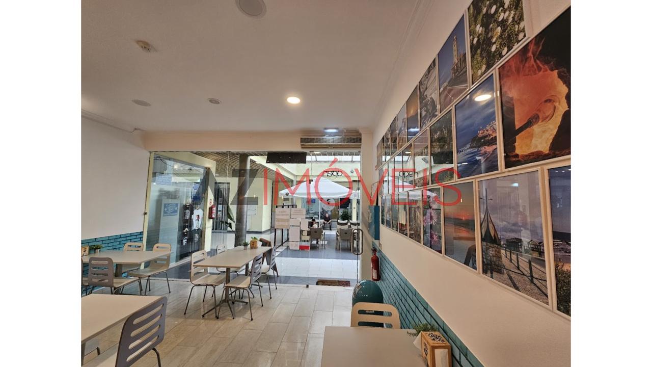 CAFÉ / RESTAURANTE EM PLENO...