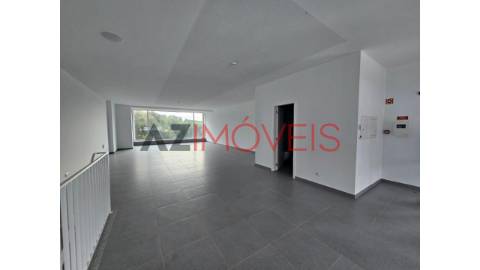 Loja/ Galeria Comercial com 168 m2 - Cave +...