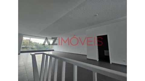 Loja/ Galeria Comercial com 168 m2 - Cave +...