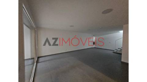 Loja/ Galeria Comercial com 168 m2 - Cave +...