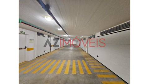 Loja/ Galeria Comercial com 168 m2 - Cave +...