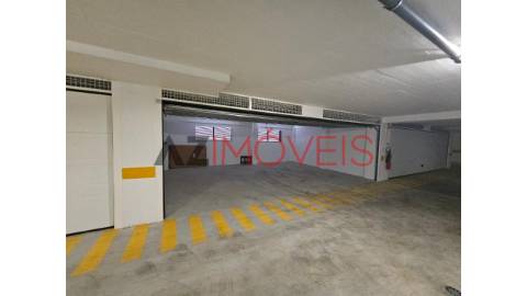 Loja/ Galeria Comercial com 168 m2 - Cave +...