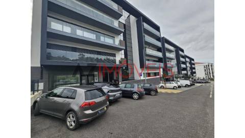 Loja/ Galeria Comercial com 168 m2 - Cave +...