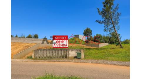 Vende-se Lote com 971 m2 inserido em Loteamento...