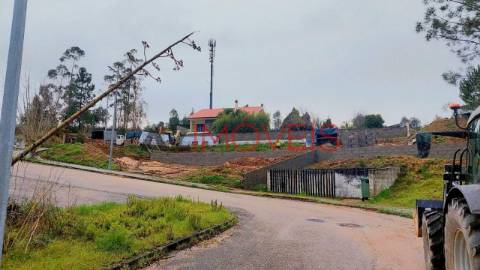 Vende-se Lote com 971 m2 inserido em Loteamento...