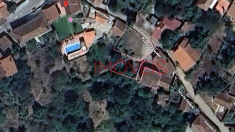 Propriedade localizada no centro da aldeia de...