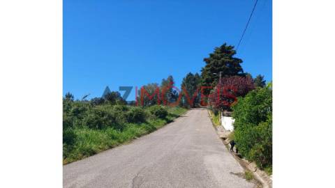 Moradia em Construção, em Lote de 2.056 m2 com...