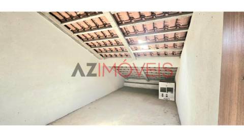 T3 Totalmente Renovado com Terreno Privativo de...