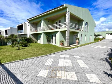 Moradia de luxo T5, localizada a 1 minuto do centro da cidade