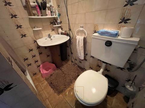 Prédio T6+1 com comércio, Póvoa de Varzim