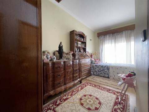 Prédio T6+1 com comércio, Póvoa de Varzim