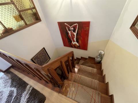 Prédio T6+1 com comércio, Póvoa de Varzim