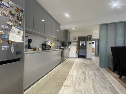 Andar Moradia T2 com garagem fechada