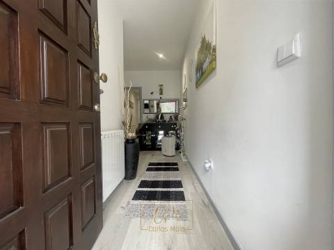 Andar Moradia T2 com garagem fechada