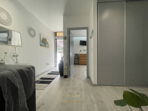 Andar Moradia T2 com garagem fechada