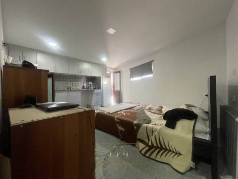 Andar Moradia T2 com garagem fechada