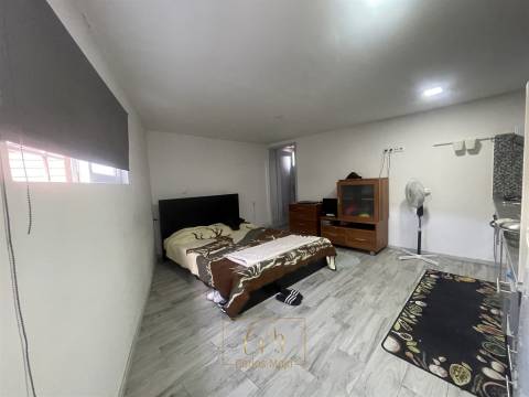 Andar Moradia T2 com garagem fechada