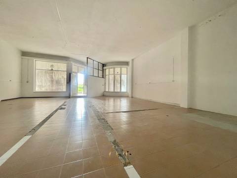 Loja para venda na zona balnear, na Póvoa de Varzim