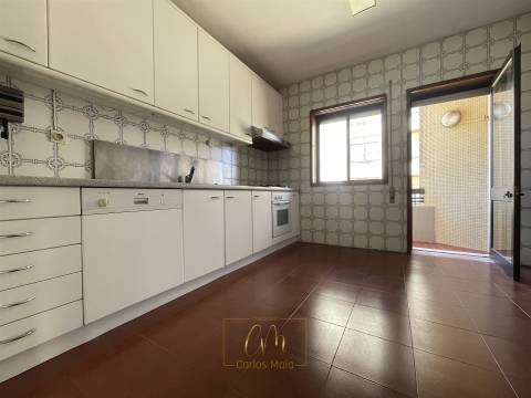 Apartamento T3 com vistas mar, três frentes