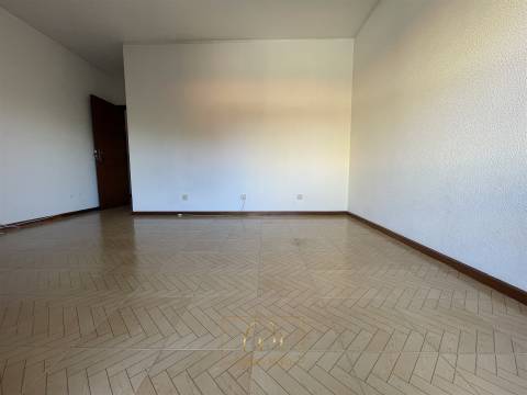Apartamento T3 com vistas mar, três frentes
