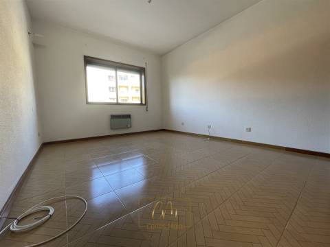 Apartamento T3 com vistas mar, três frentes