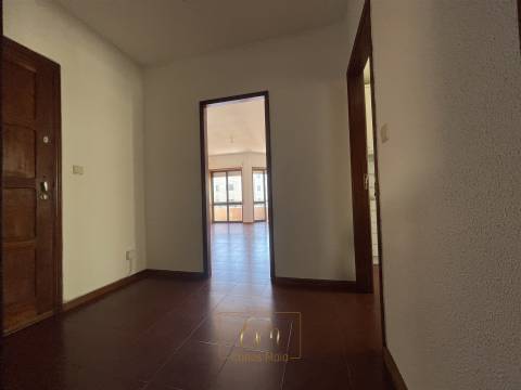 Apartamento T3 com vistas mar, três frentes