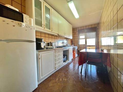 Apartamento T2+1 duplex com vistas mar