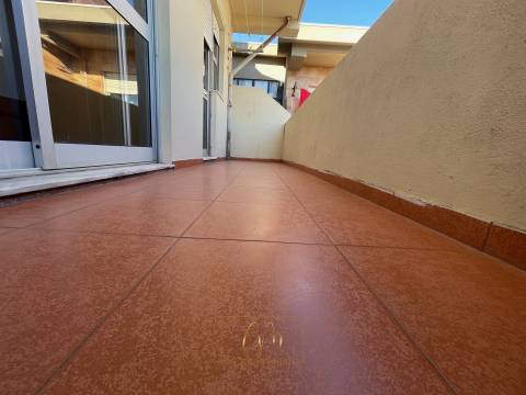 Apartamento T2+1 duplex com vistas mar