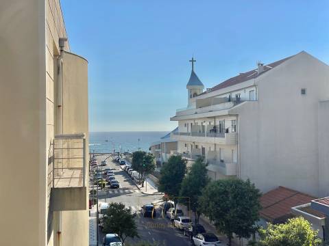 Apartamento T2+1 duplex com vistas mar