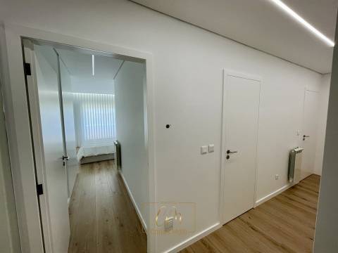 Apartamento T3 último piso com terraço, situado em Montgeron na Póvoa de Varzim