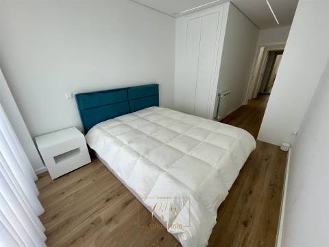 Apartamento T3 último piso com terraço, situado em Montgeron na Póvoa de Varzim