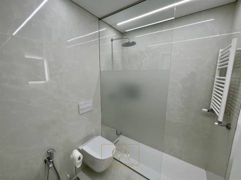 Apartamento T3 último piso com terraço, situado em Montgeron na Póvoa de Varzim