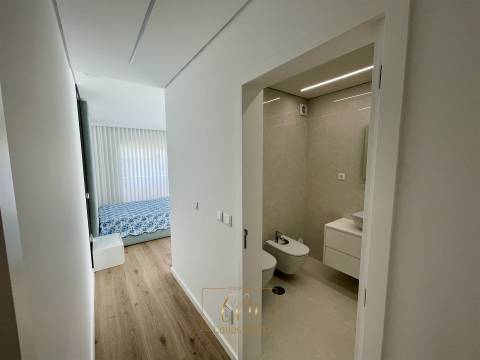 Apartamento T3 último piso com terraço, situado em Montgeron na Póvoa de Varzim