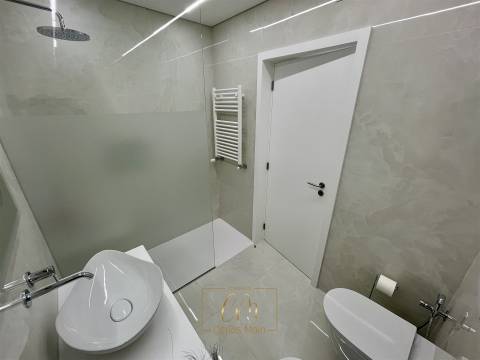 Apartamento T3 último piso com terraço, situado em Montgeron na Póvoa de Varzim