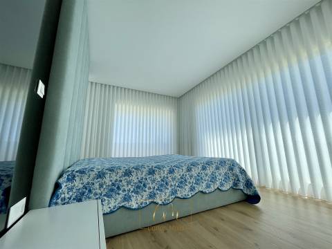 Apartamento T3 último piso com terraço, situado em Montgeron na Póvoa de Varzim