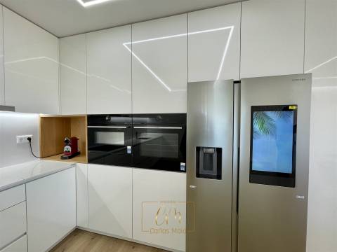 Apartamento T3 último piso com terraço, situado em Montgeron na Póvoa de Varzim