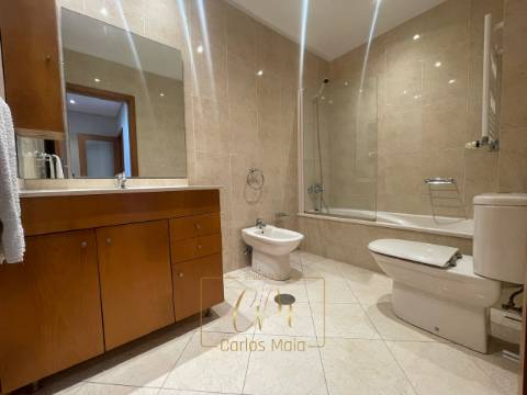 Apartamento T2 com garagem