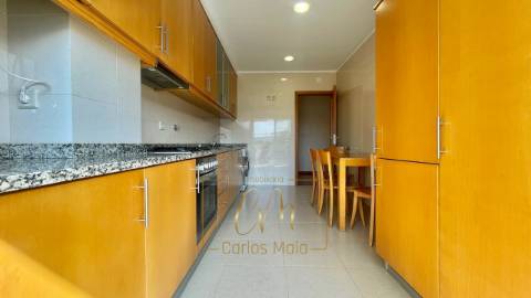 Apartamento T2 com garagem