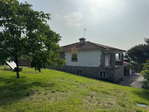 Moradia Isolada T3+1 Venda em Oliveira (Santa Maria),Vila Nova de Famalicão