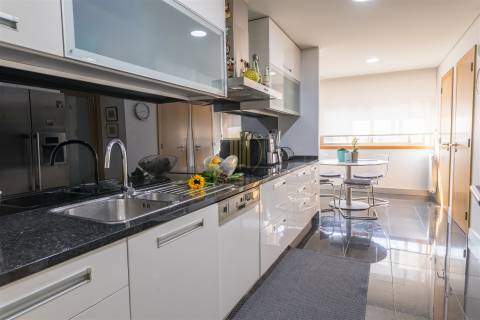 Apartamento T4 Venda em Matosinhos e Leça da Palmeira,Matosinhos