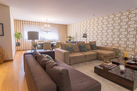 Apartamento T4 Venda em Matosinhos e Leça da Palmeira,Matosinhos