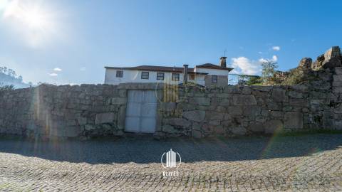 Moradia para Restaurar T4 Venda em Mogege,Vila Nova de Famalicão