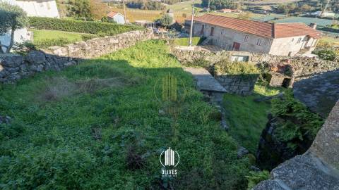 Moradia para Restaurar T4 Venda em Mogege,Vila Nova de Famalicão