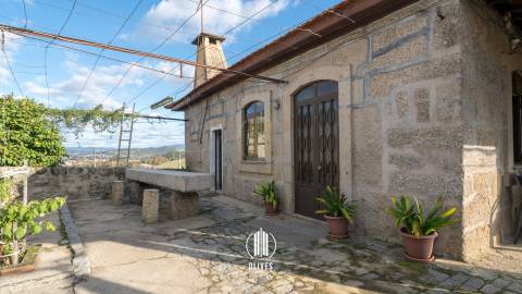 Moradia para Restaurar T4 Venda em Mogege,Vila Nova de Famalicão