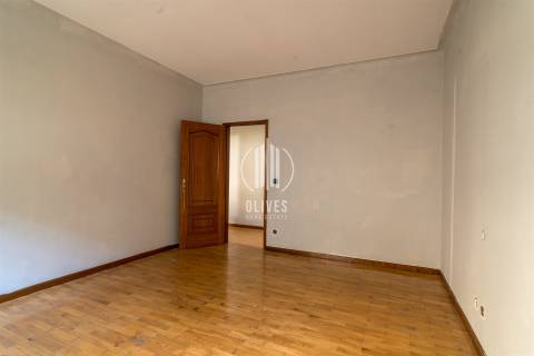 Moradia T4 Venda em Moreira de Cónegos,Guimarães