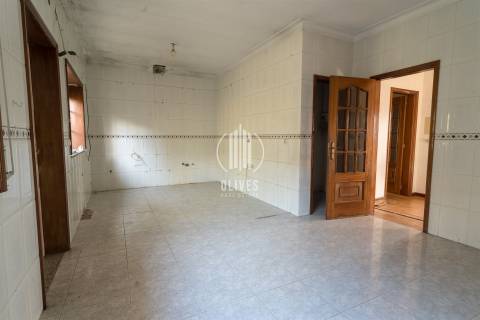Moradia T4 Venda em Moreira de Cónegos,Guimarães