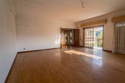 Moradia T4 Venda em Moreira de Cónegos,Guimarães